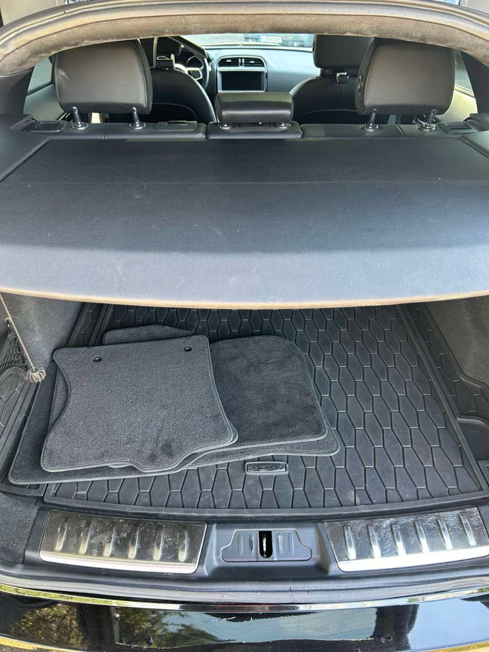 Jaguar F-Pace - фото 11