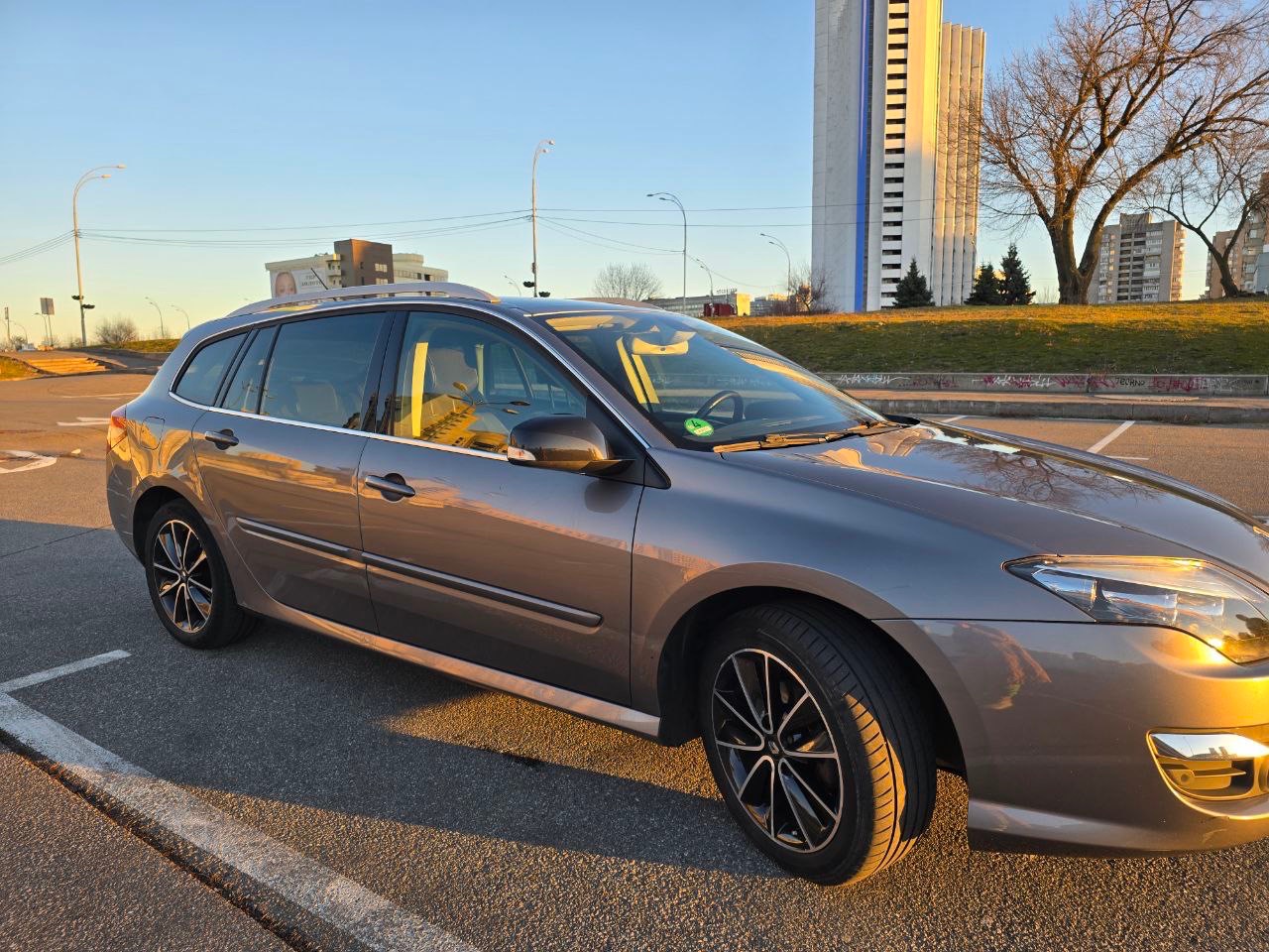 Renault Laguna - фото 8