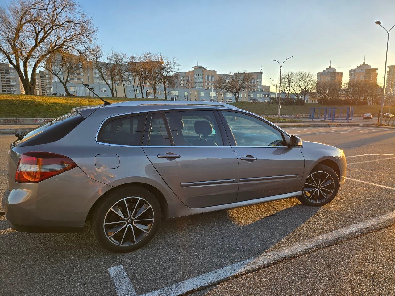 Renault Laguna - фото 7