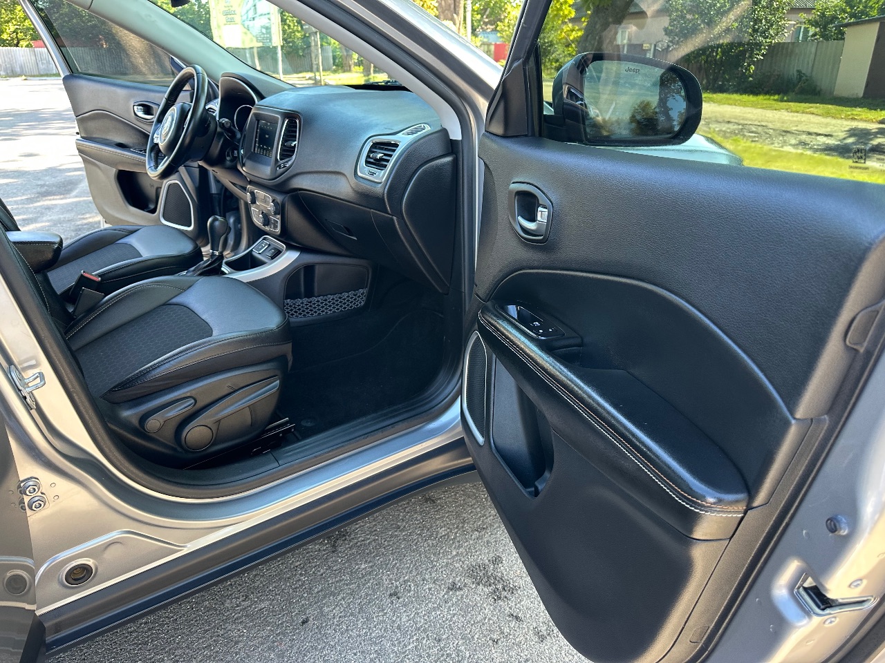 Jeep Compass - фото 30