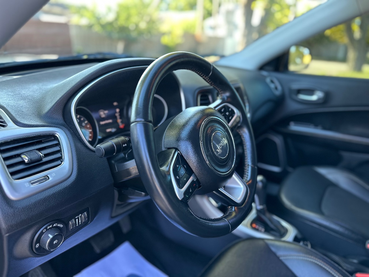 Jeep Compass - фото 23