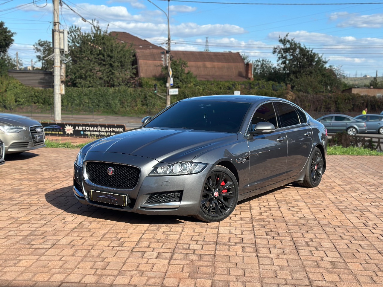 Jaguar XF - фото 1