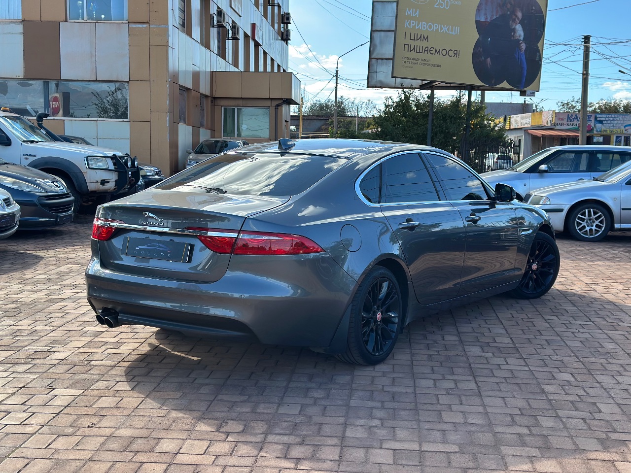 Jaguar XF - фото 3