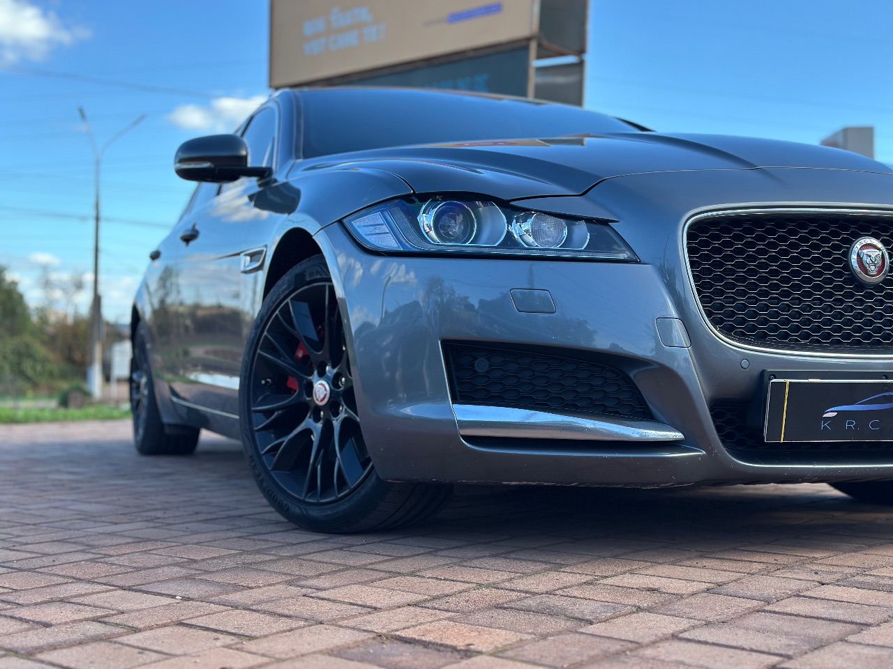 Jaguar XF - фото 5
