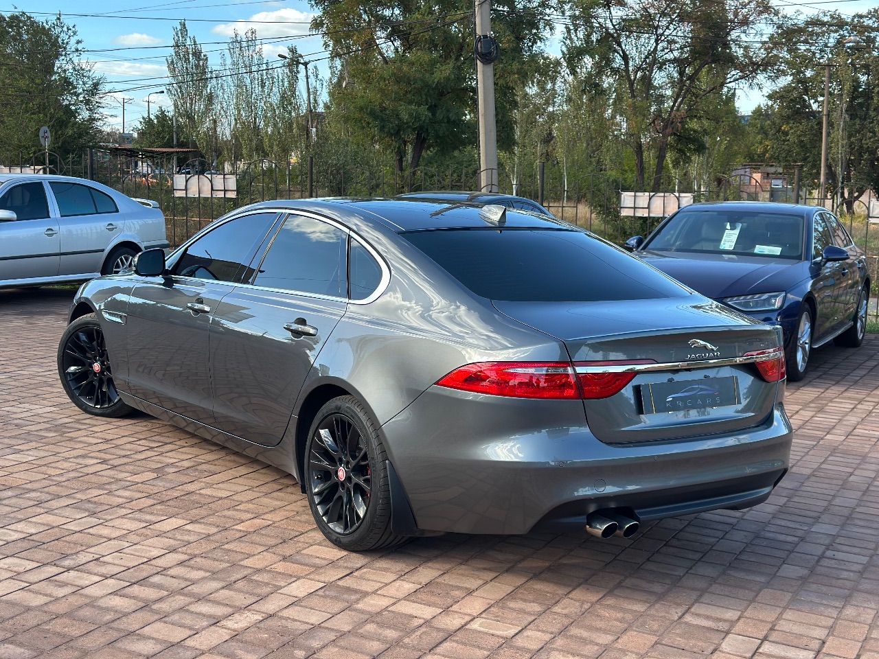 Jaguar XF - фото 4