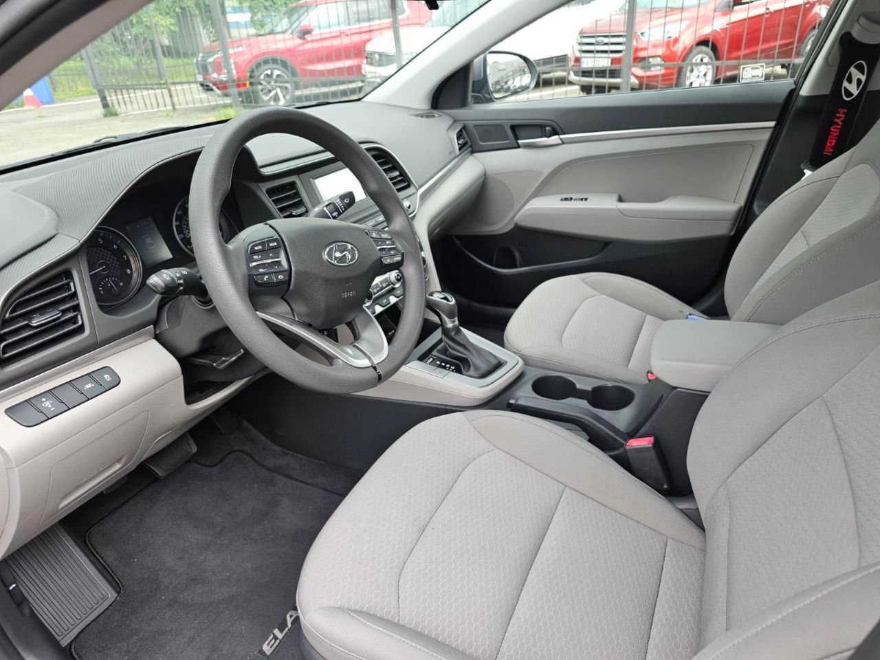 Hyundai Elantra - фото 9