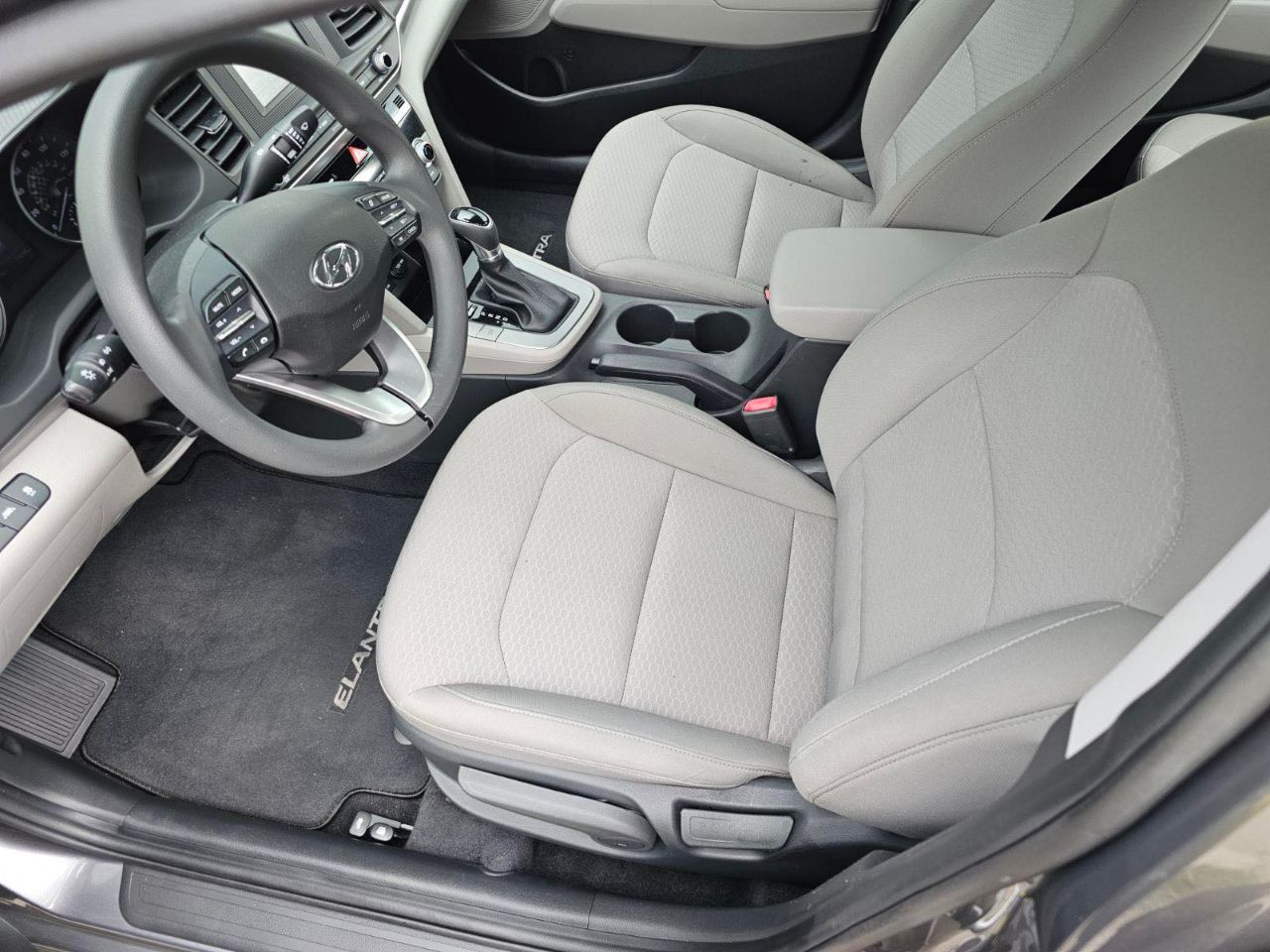 Hyundai Elantra - фото 10