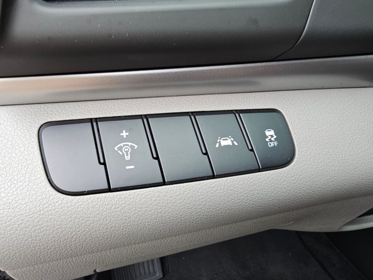 Hyundai Elantra - фото 17