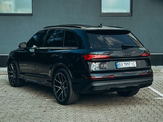 Audi Q7 - фото 5