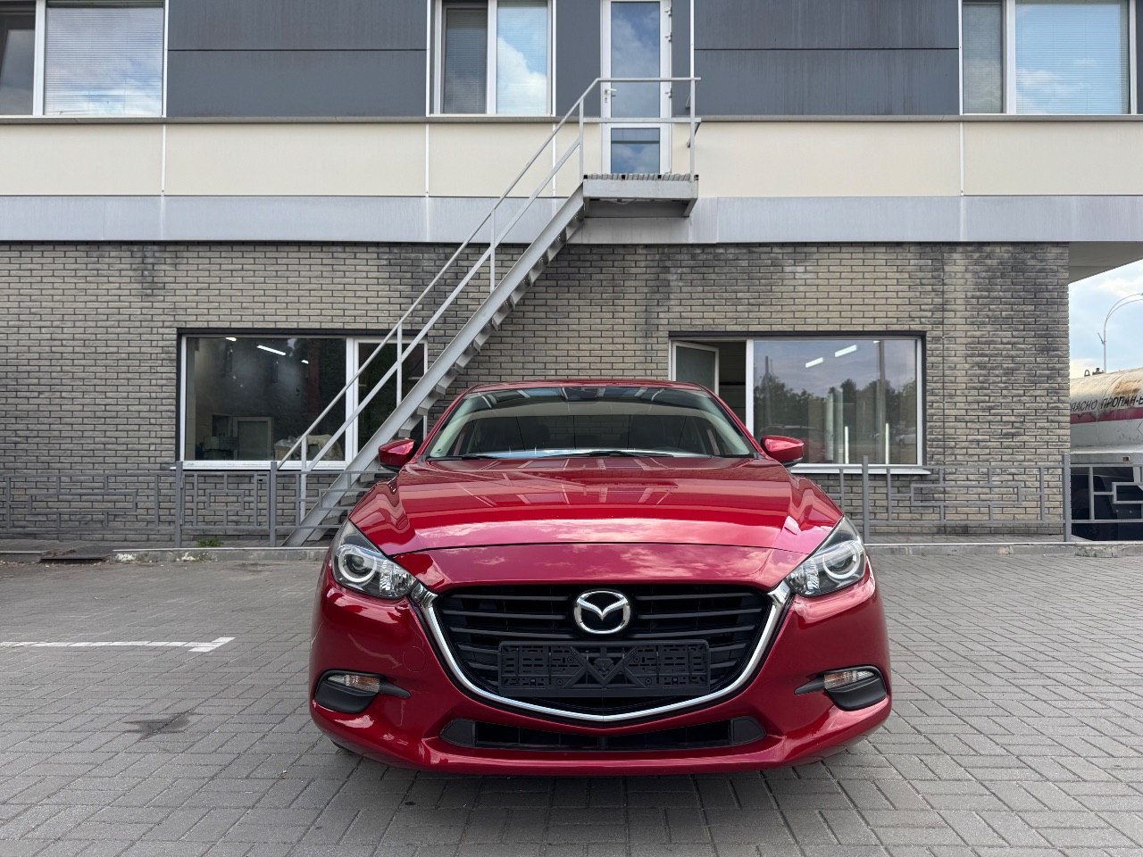 Mazda 3 - фото 2