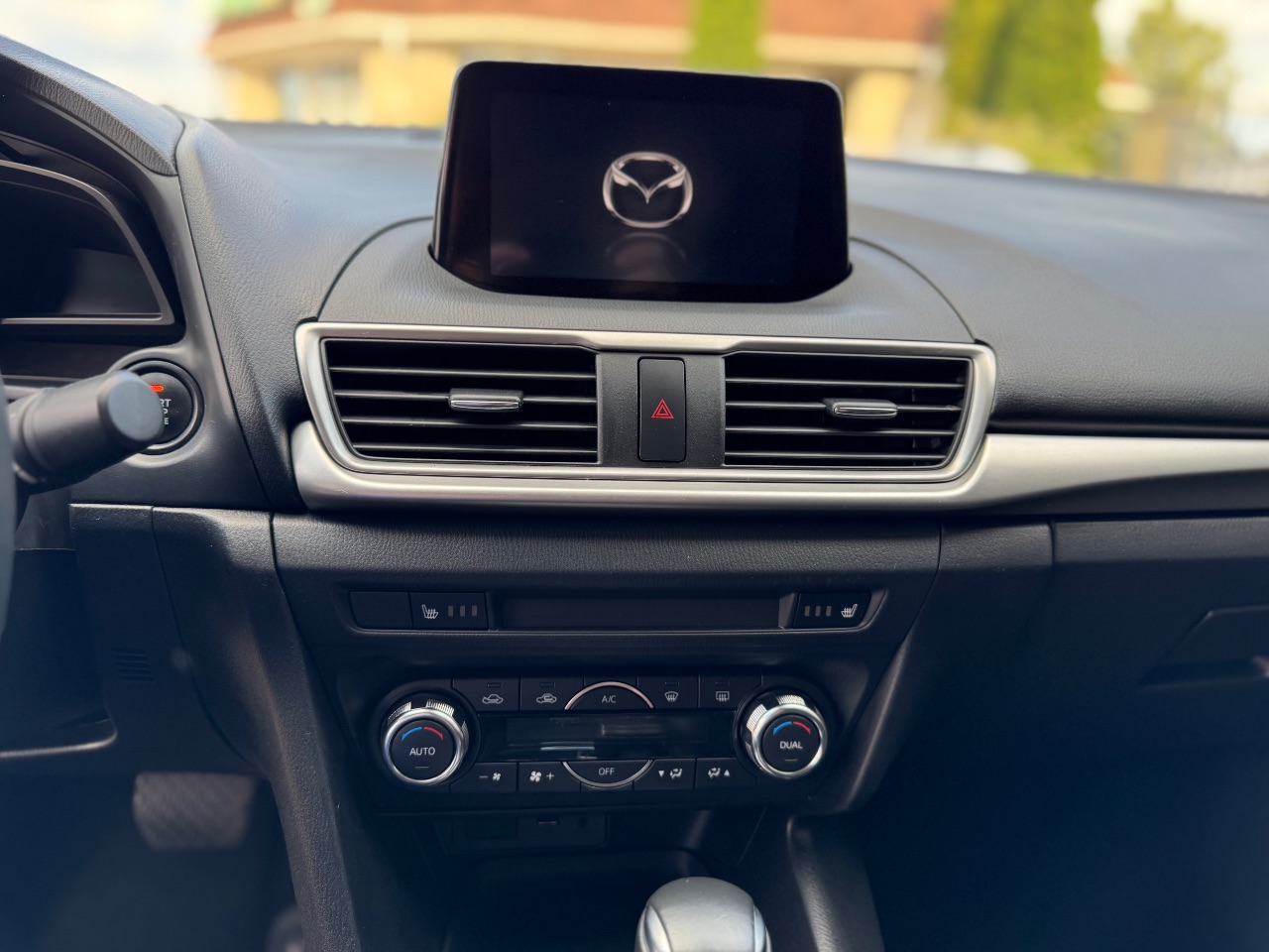 Mazda 3 - фото 17