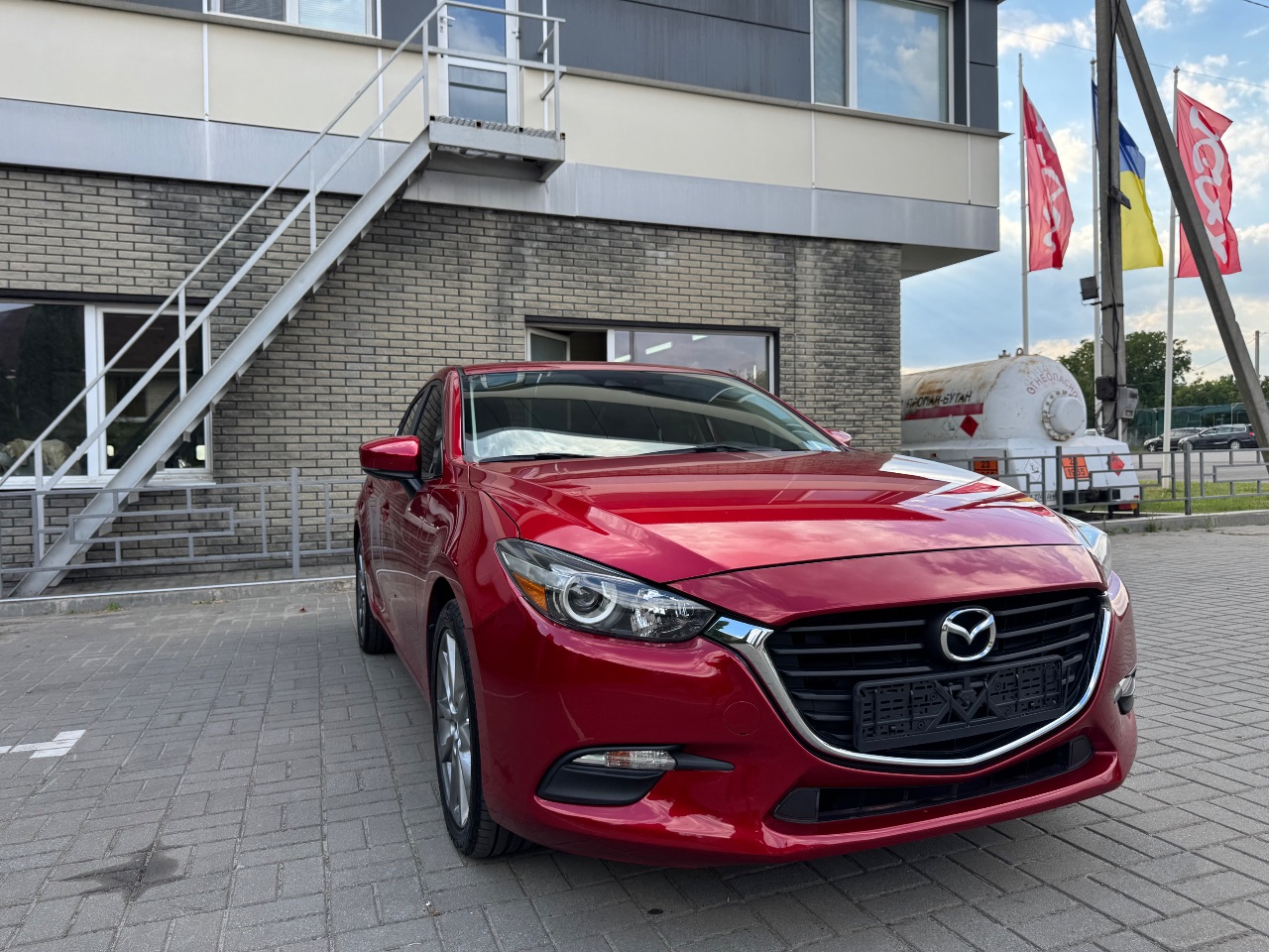 Mazda 3 - фото 6