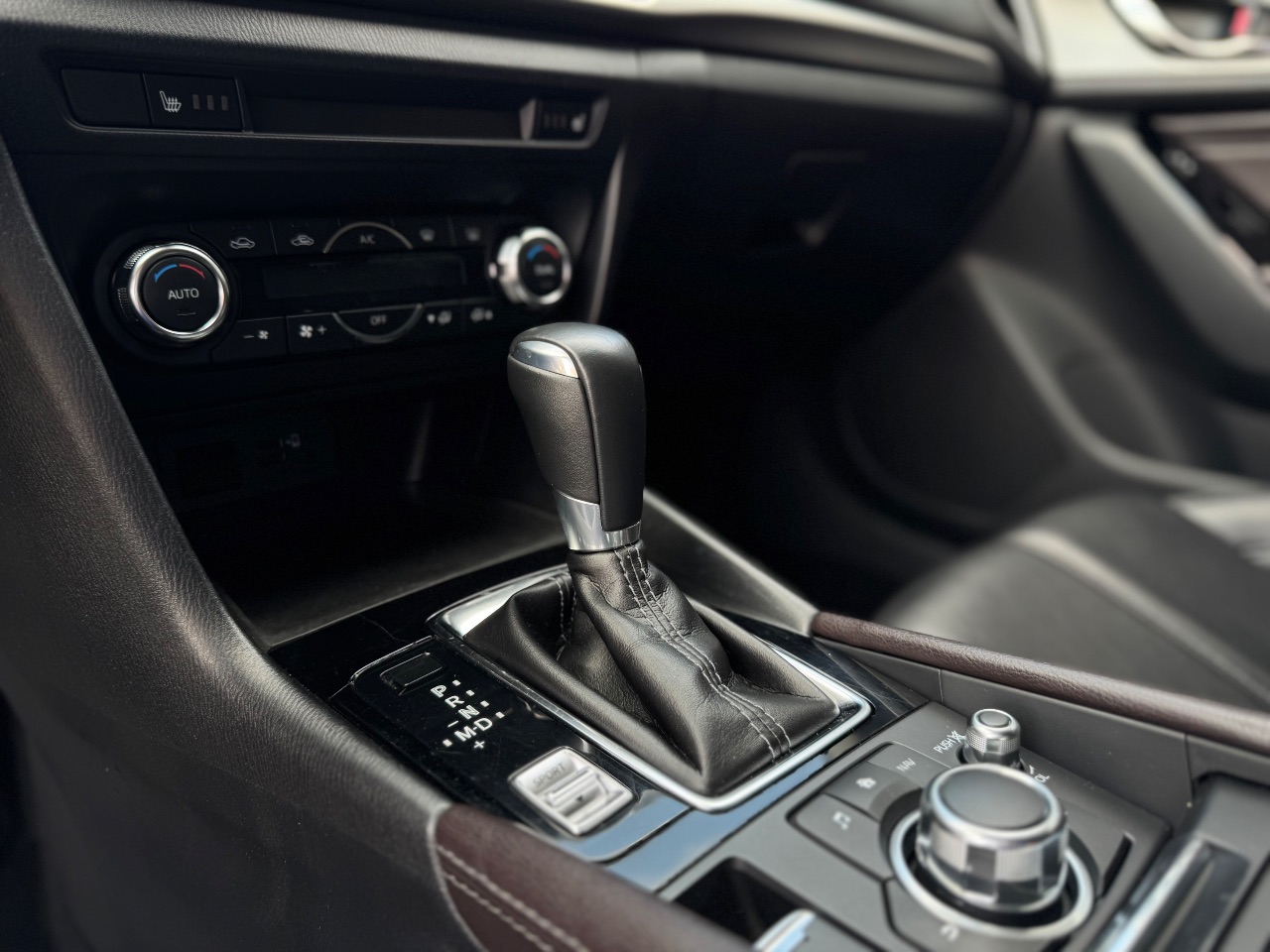 Mazda 3 - фото 16