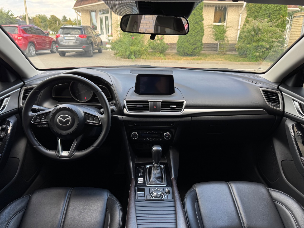 Mazda 3 - фото 11