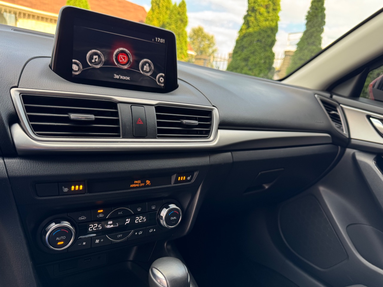 Mazda 3 - фото 18