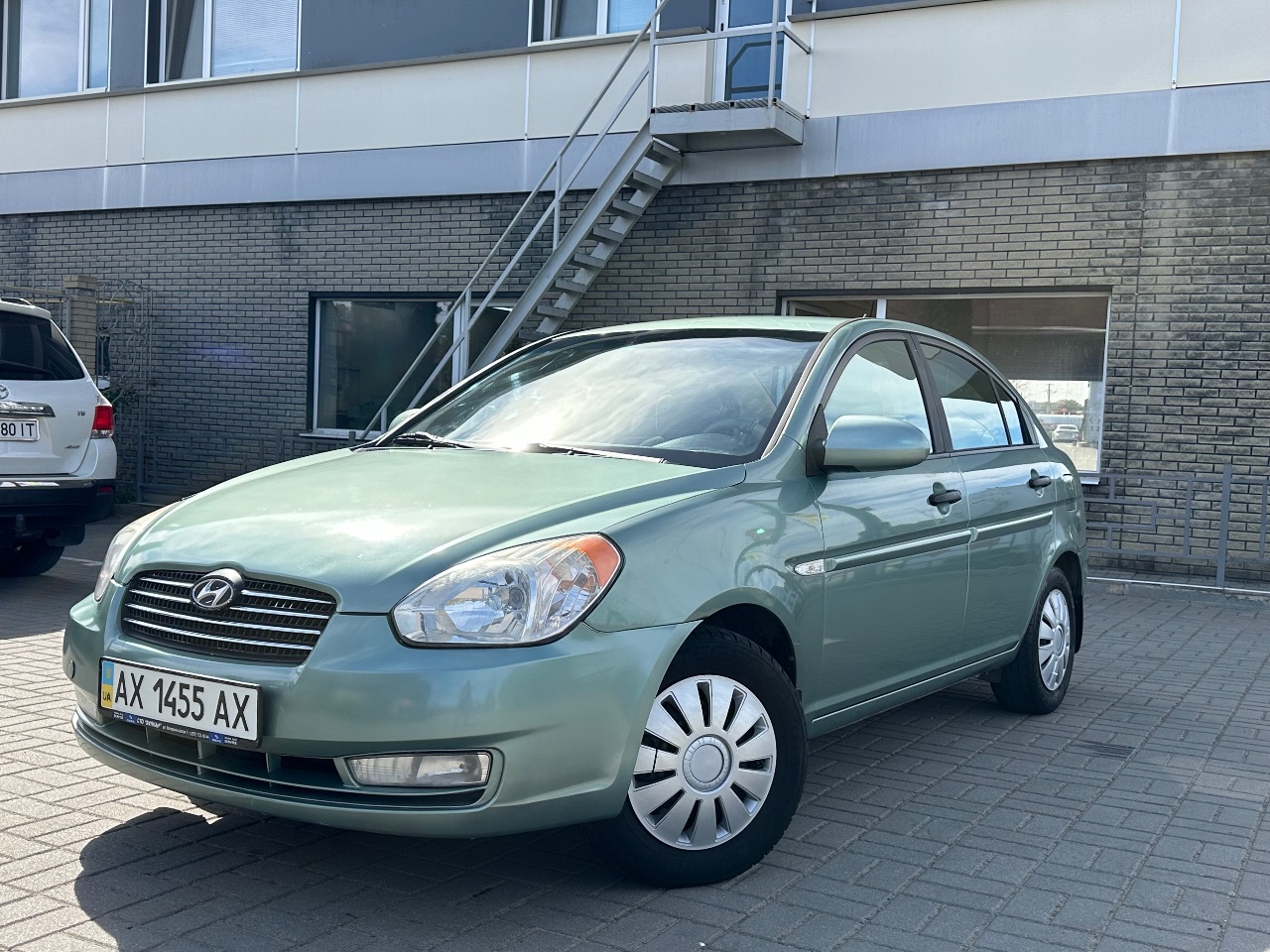 Hyundai Accent - фото 9