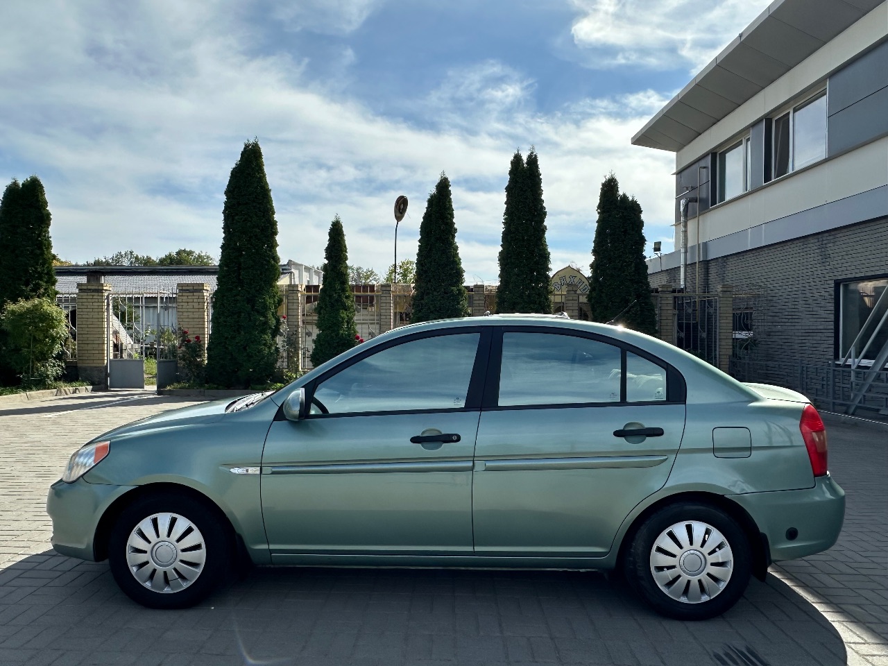 Hyundai Accent - фото 2