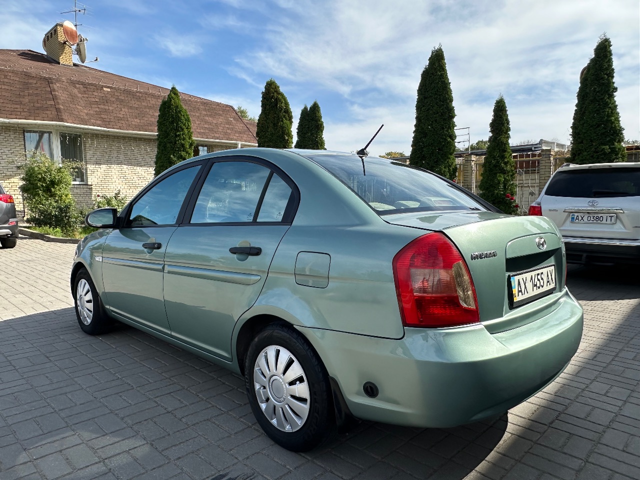 Hyundai Accent - фото 3