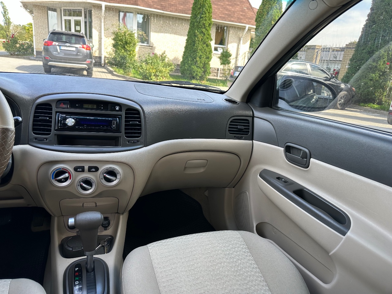 Hyundai Accent - фото 18