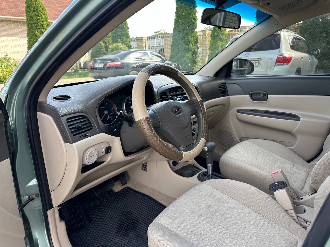 Hyundai Accent - фото 11