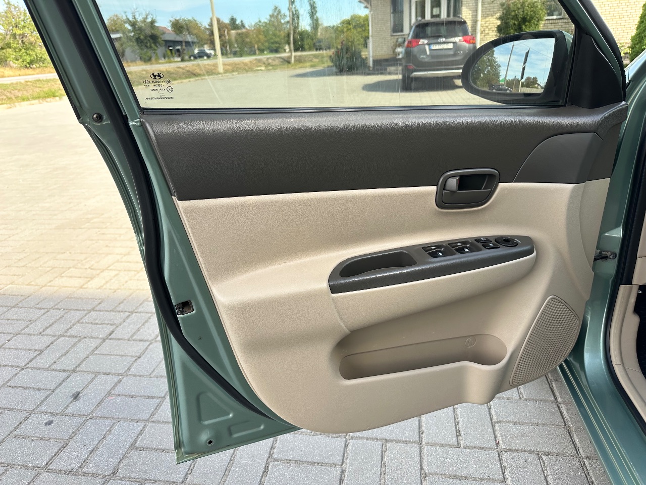 Hyundai Accent - фото 10