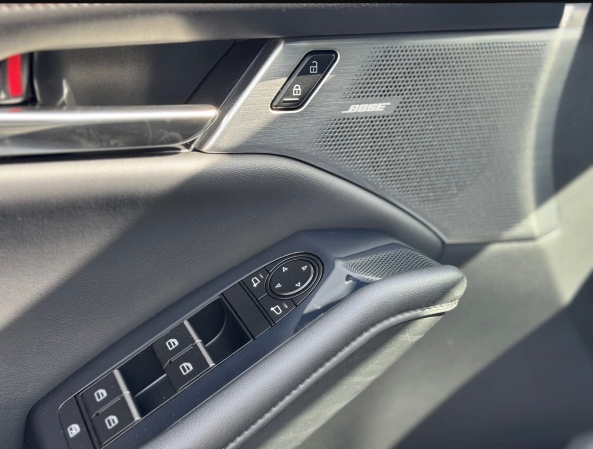 Mazda 3 - фото 18