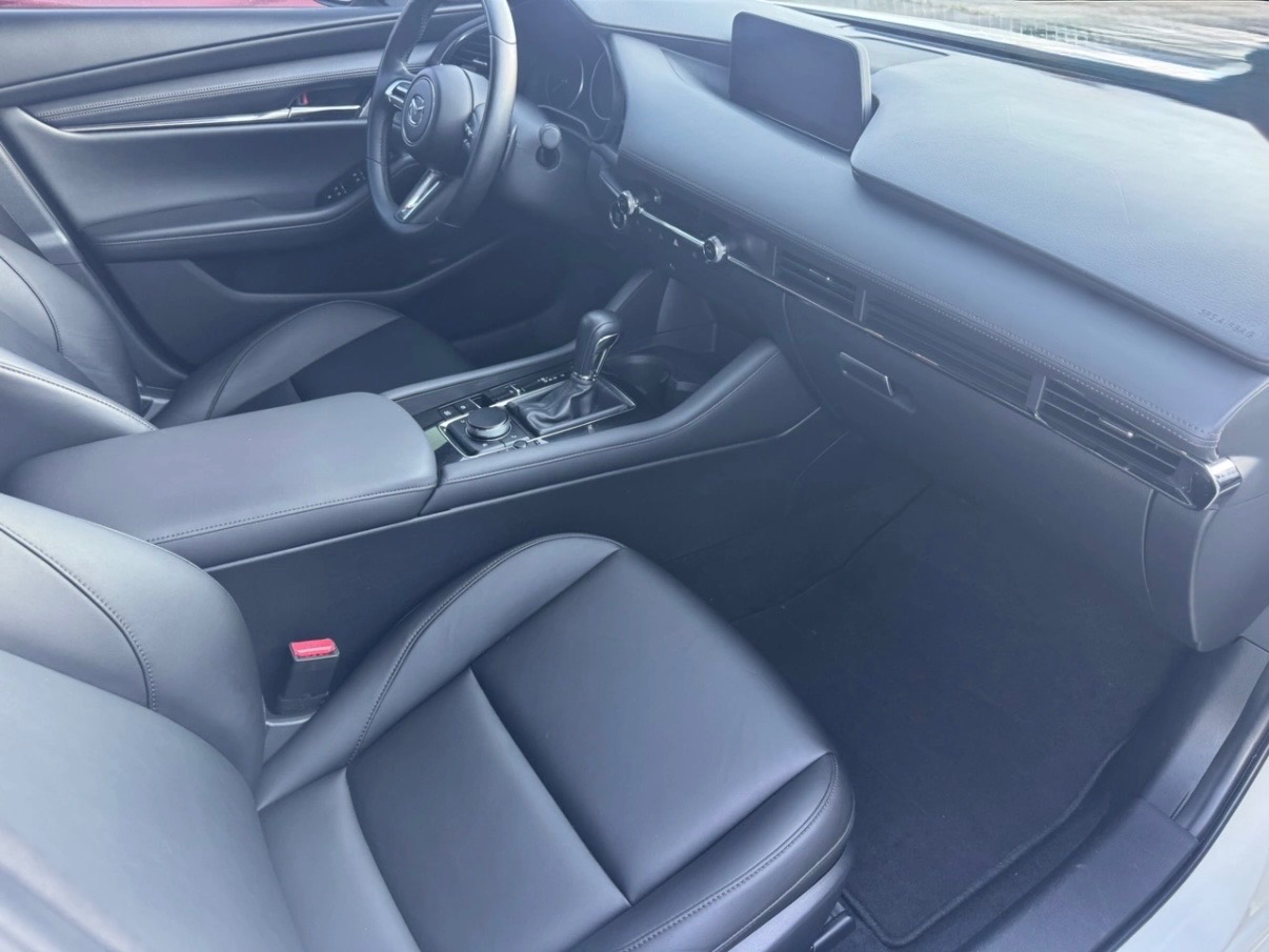 Mazda 3 - фото 13