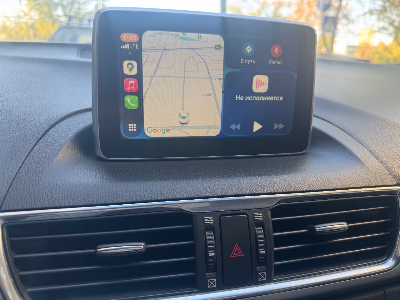 Mazda 3 - фото 8