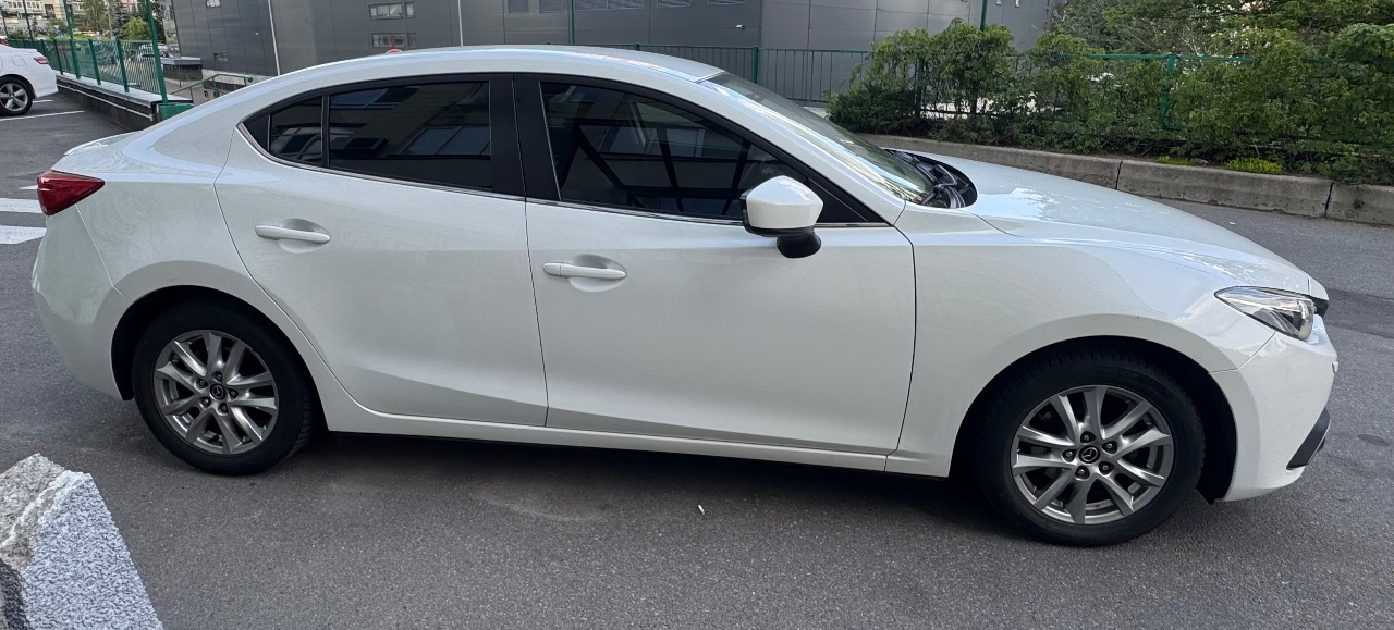 Mazda 3 - фото 4