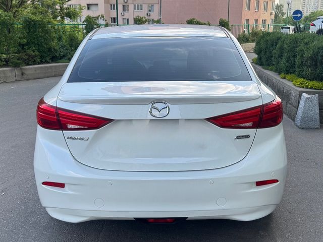 Mazda 3 - фото 3
