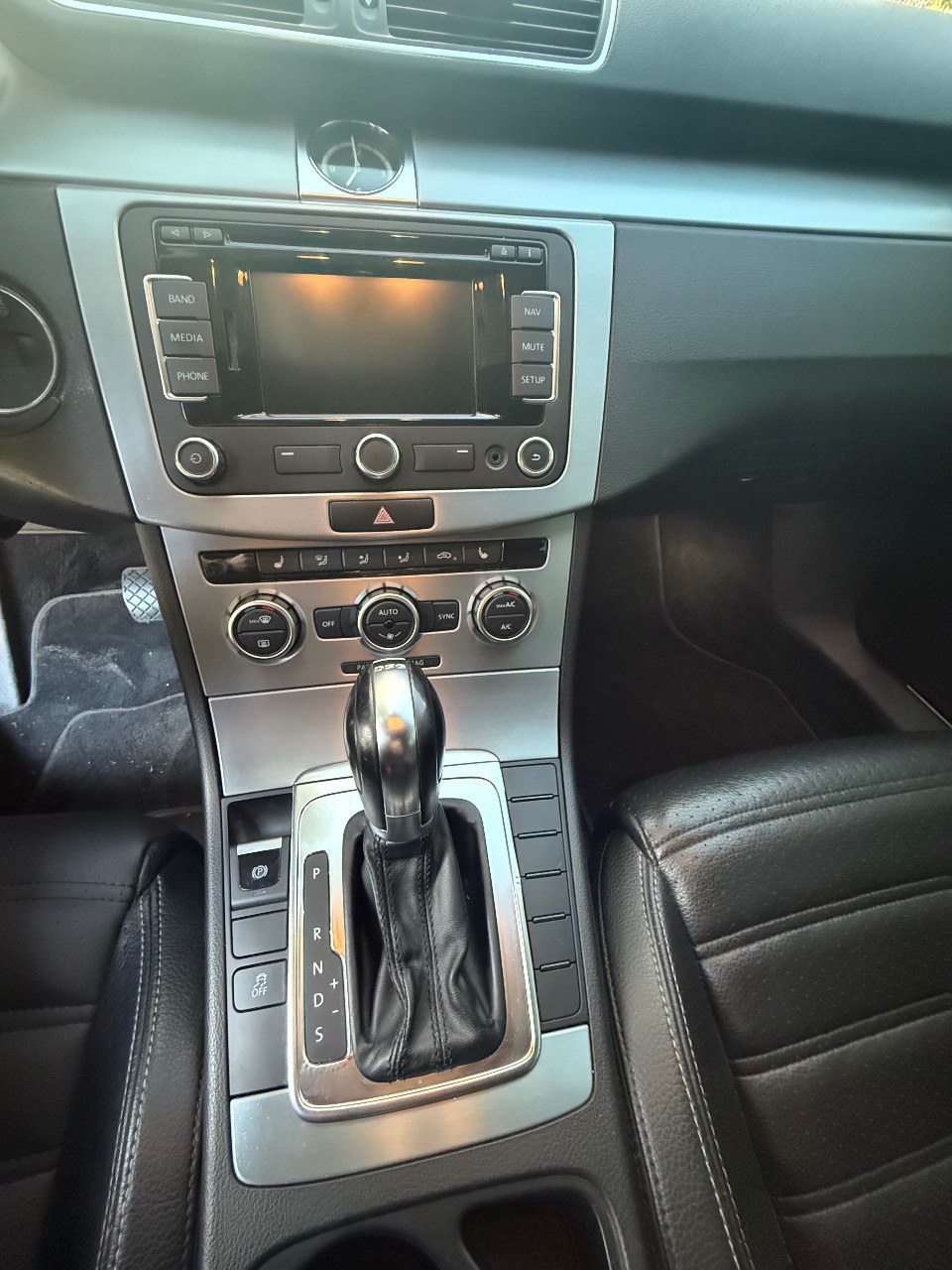 Volkswagen Passat CC - фото 3
