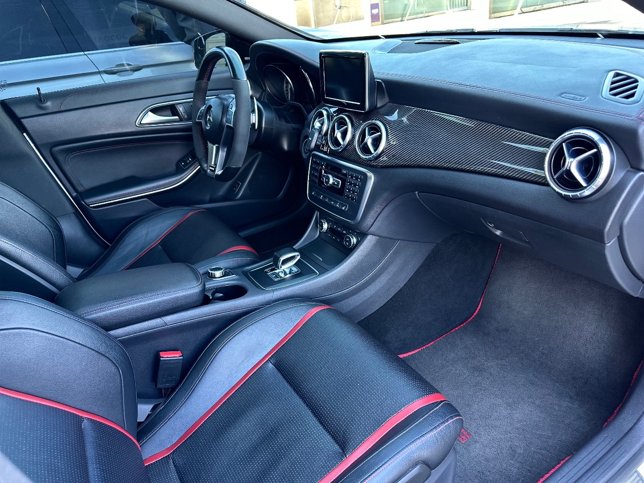 Mercedes-Benz CLA AMG - фото 24