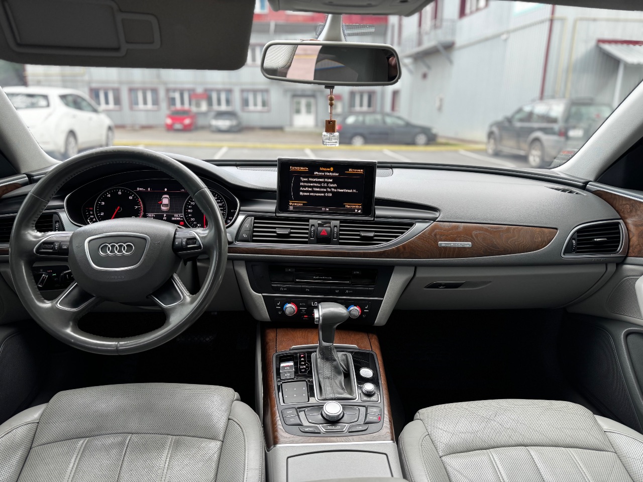 Audi A6 - фото 30