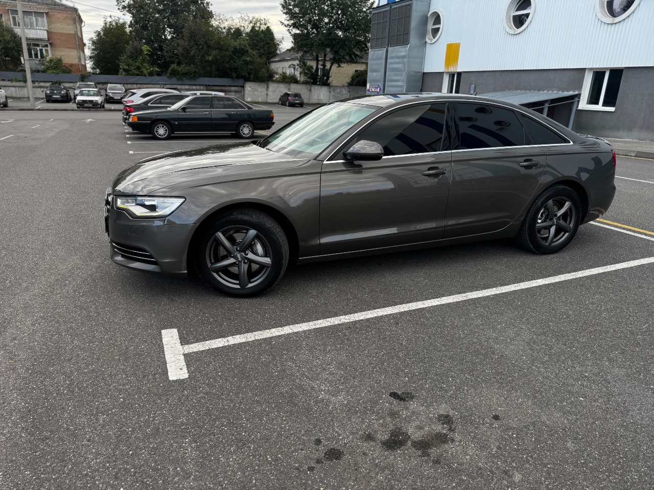 Audi A6 - фото 8