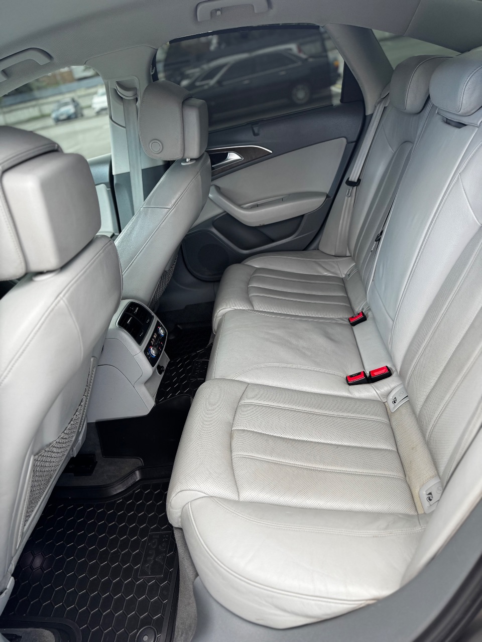 Audi A6 - фото 29