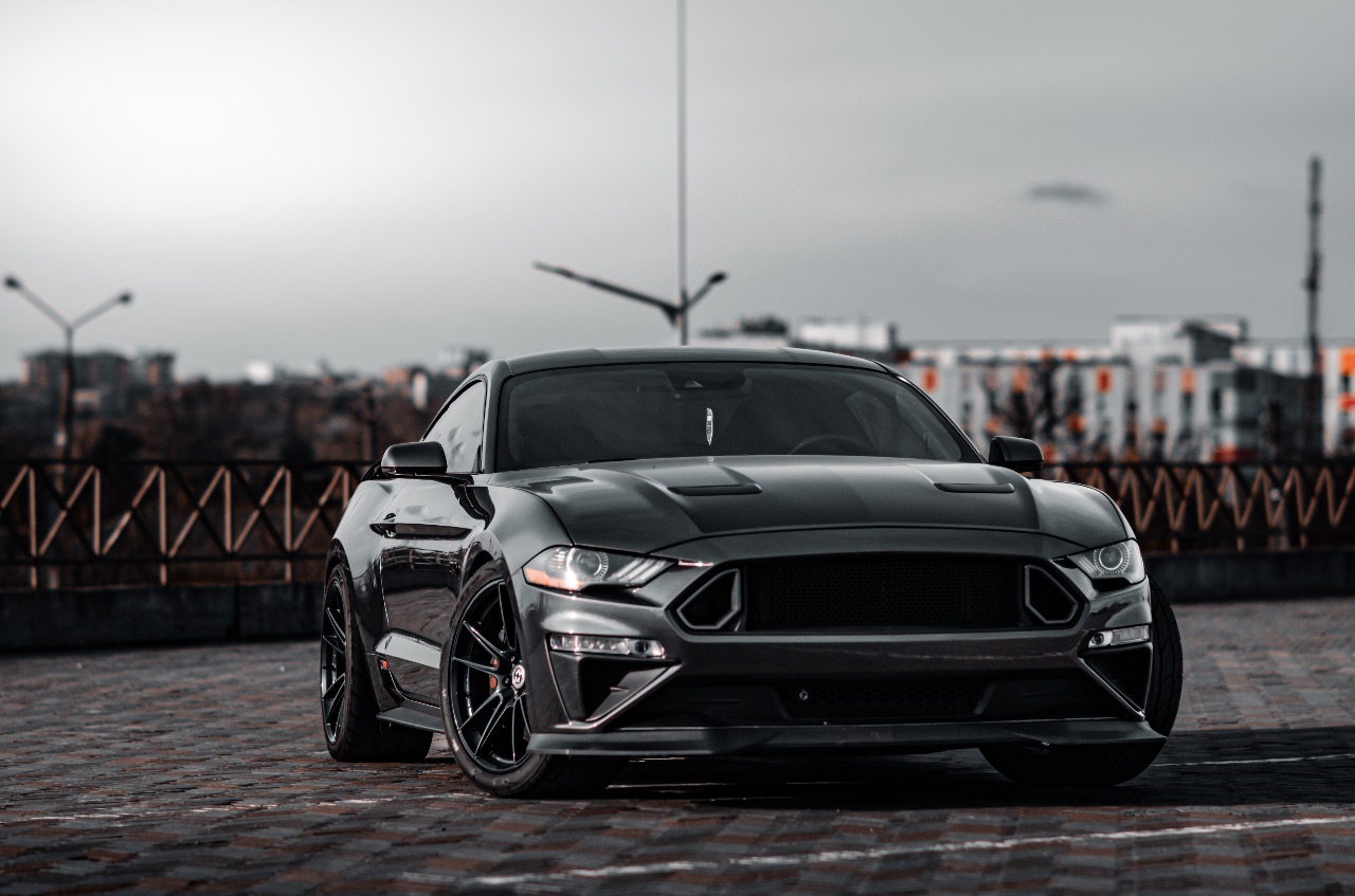 Ford Mustang - фото 1