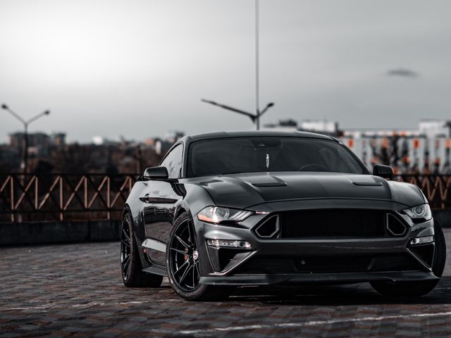 Ford Mustang - фото 1