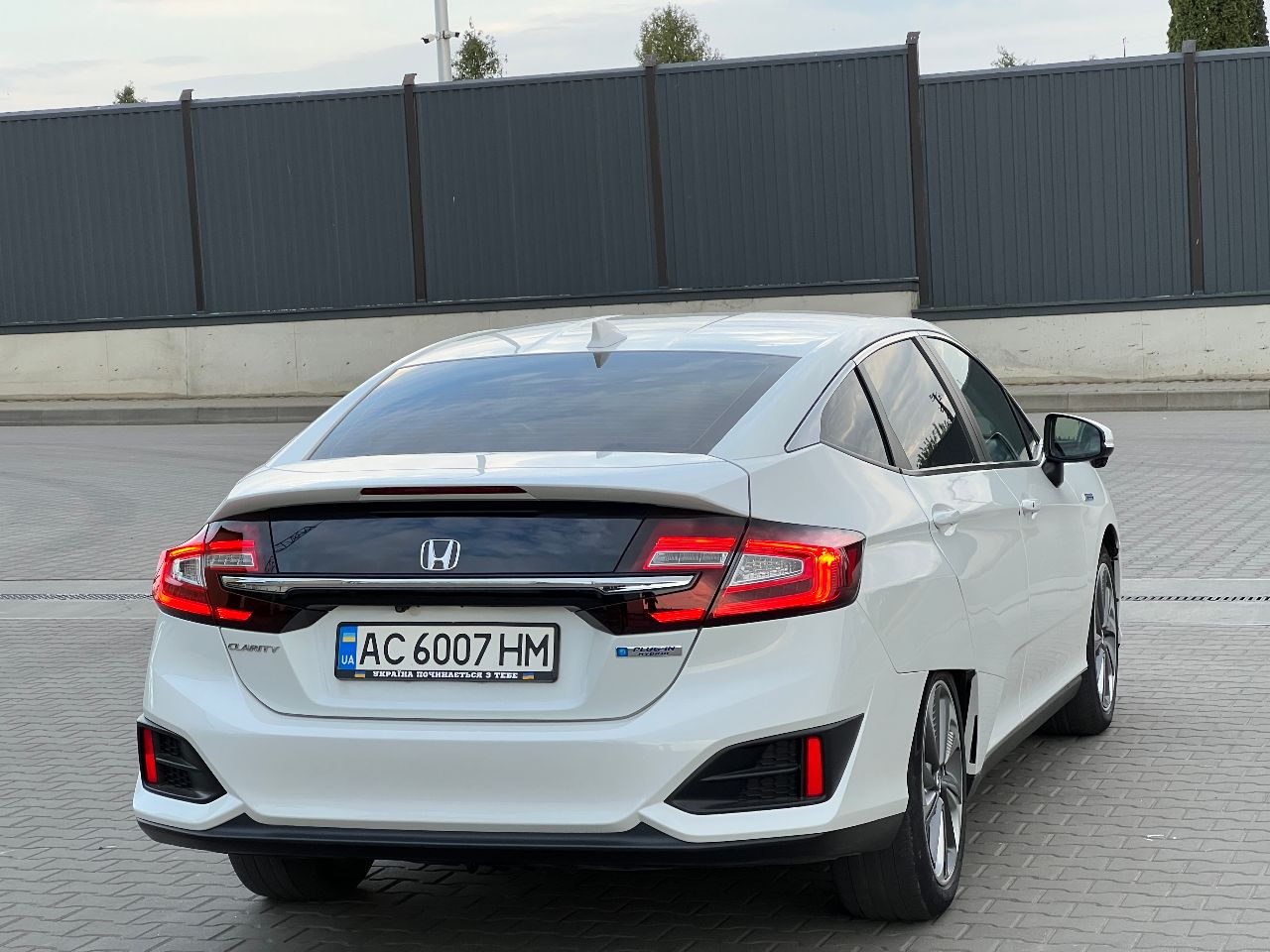 Honda Clarity - фото 15