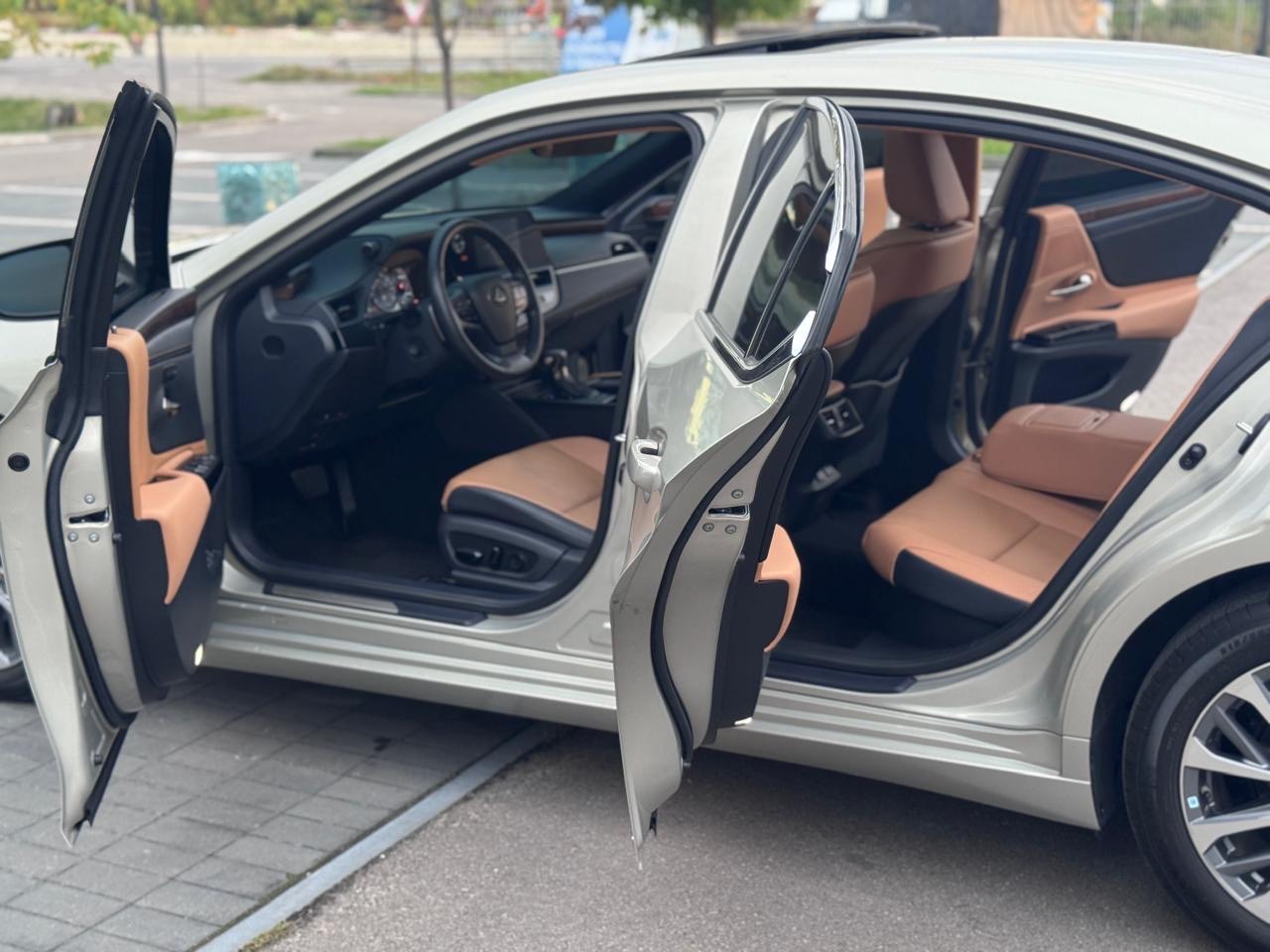 Lexus ES - фото 5