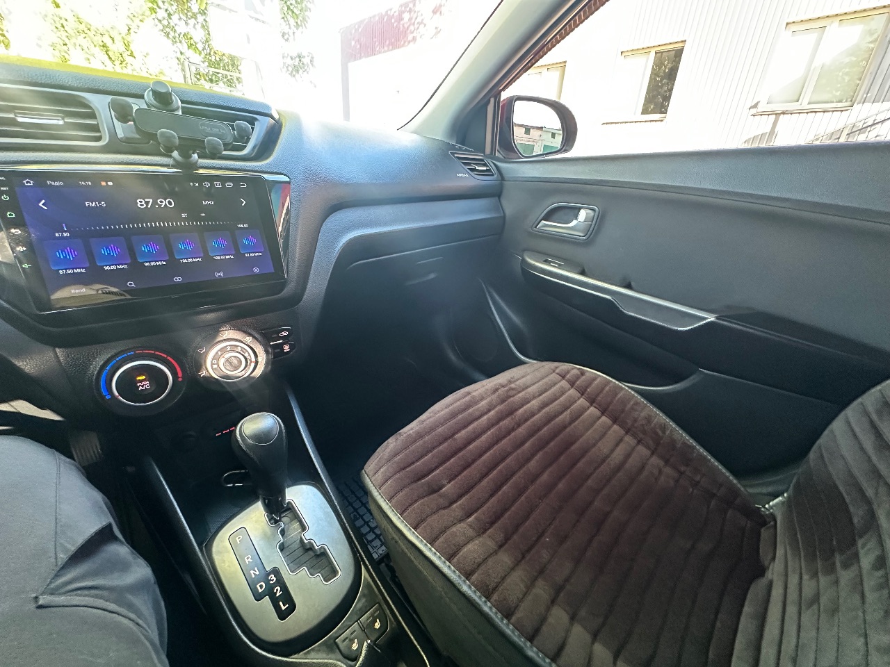 Kia Rio - фото 6