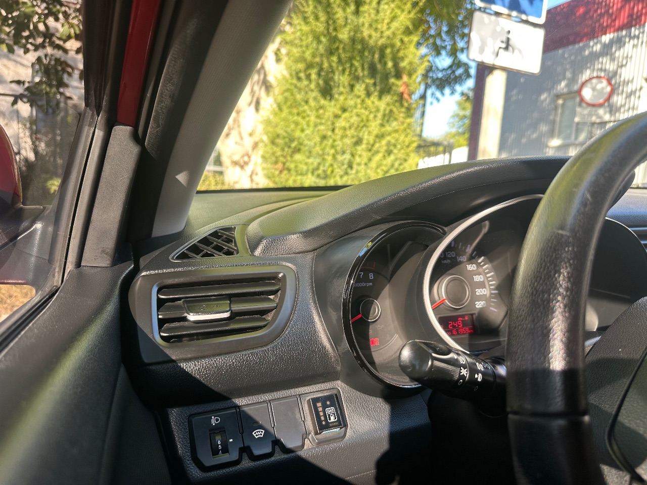 Kia Rio - фото 5