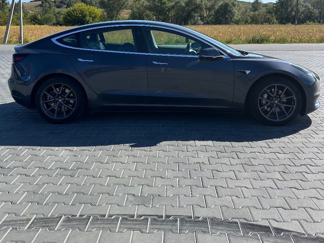 Tesla Model 3 - зображення 4