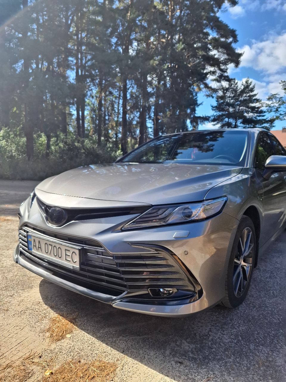 Toyota Camry - фото 1