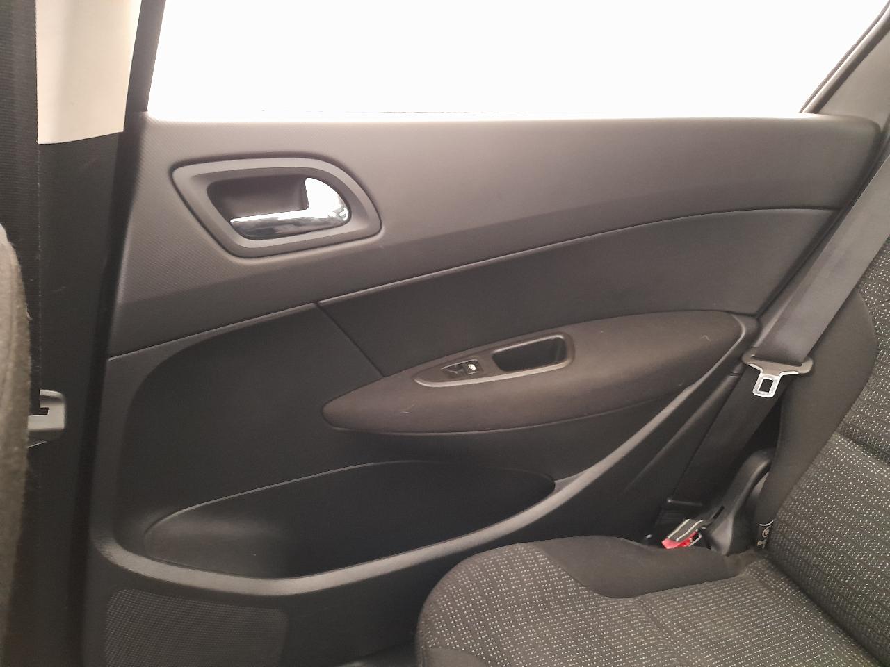 Peugeot 308 - зображення 5