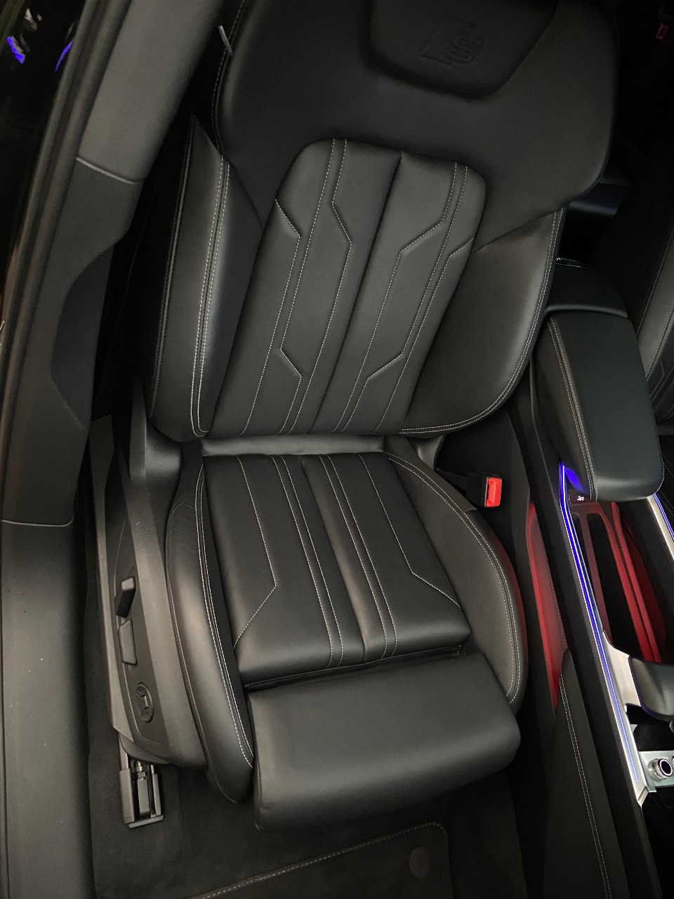 Audi e-tron - фото 8