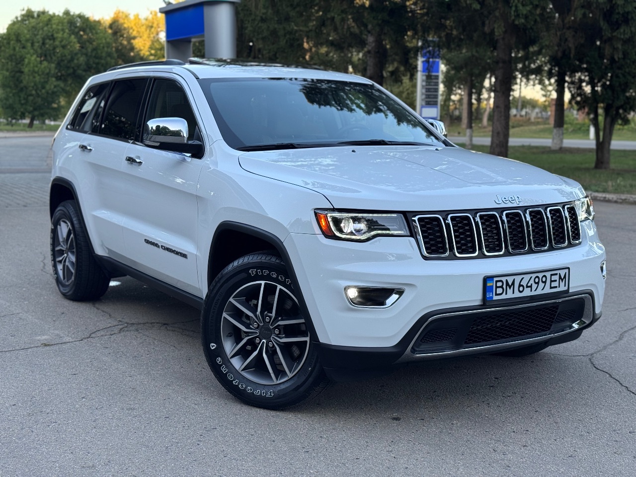 Jeep Grand Cherokee - фото 1