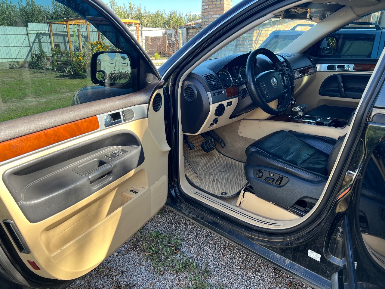 Volkswagen Touareg - фото 11