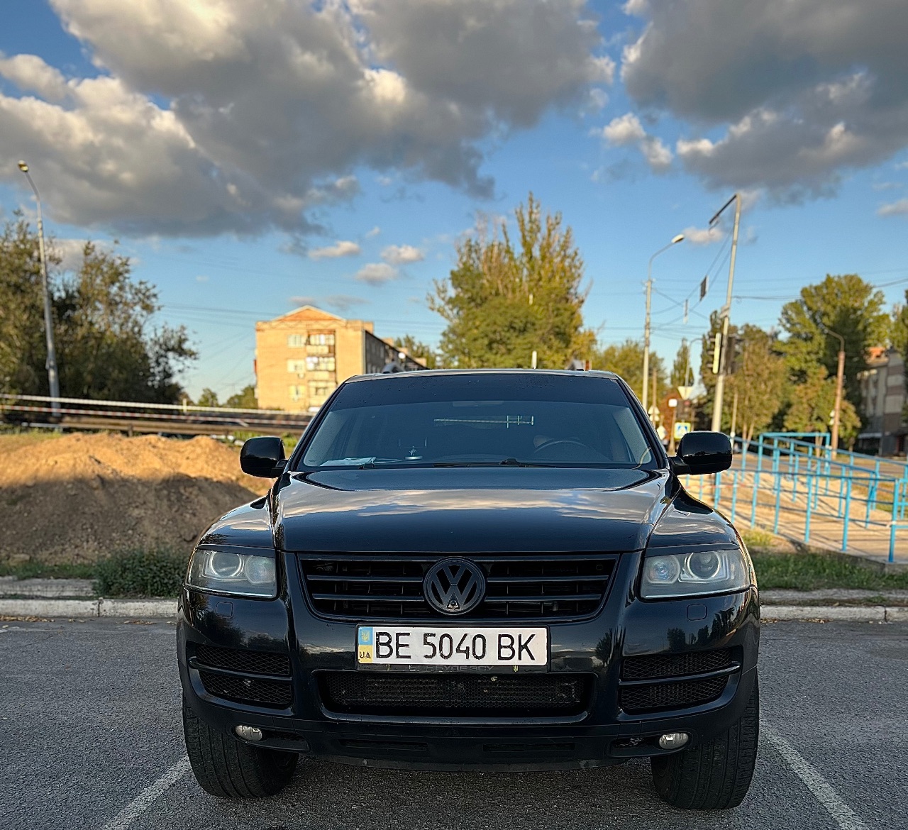 Volkswagen Touareg - фото 1