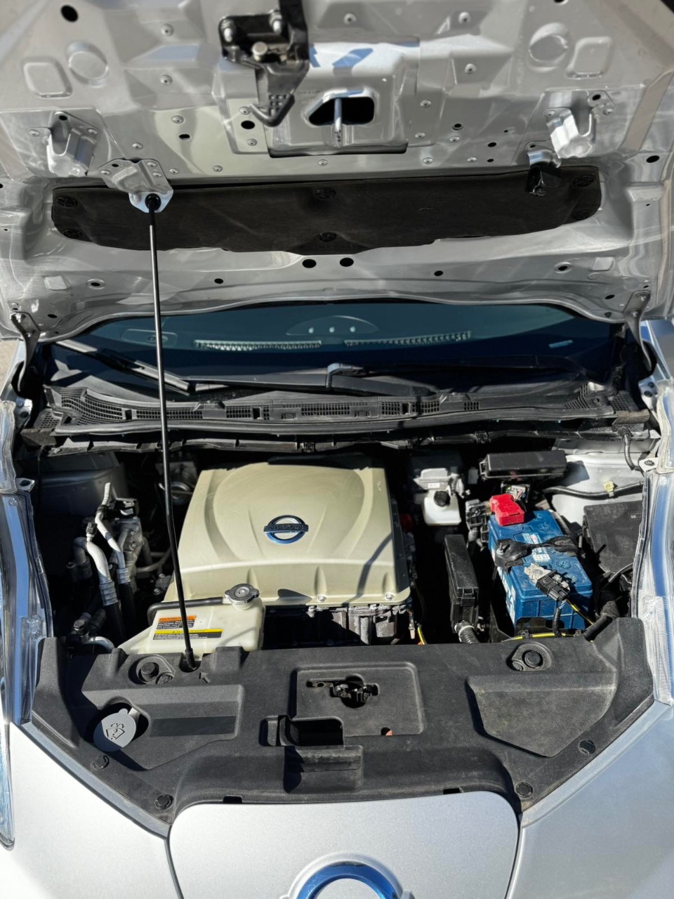 Nissan Leaf - фото 16