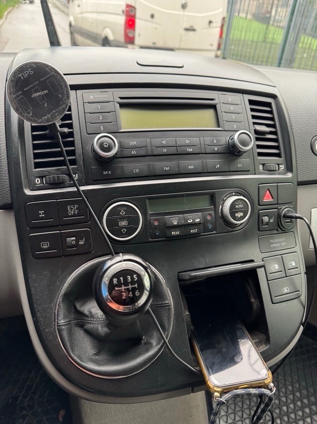 Volkswagen Multivan - фото 10